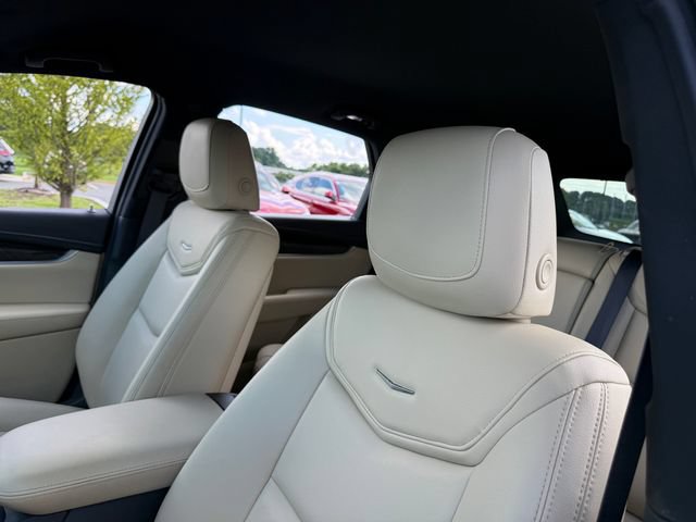 Used 2017 Cadillac XT5 FWD image 12