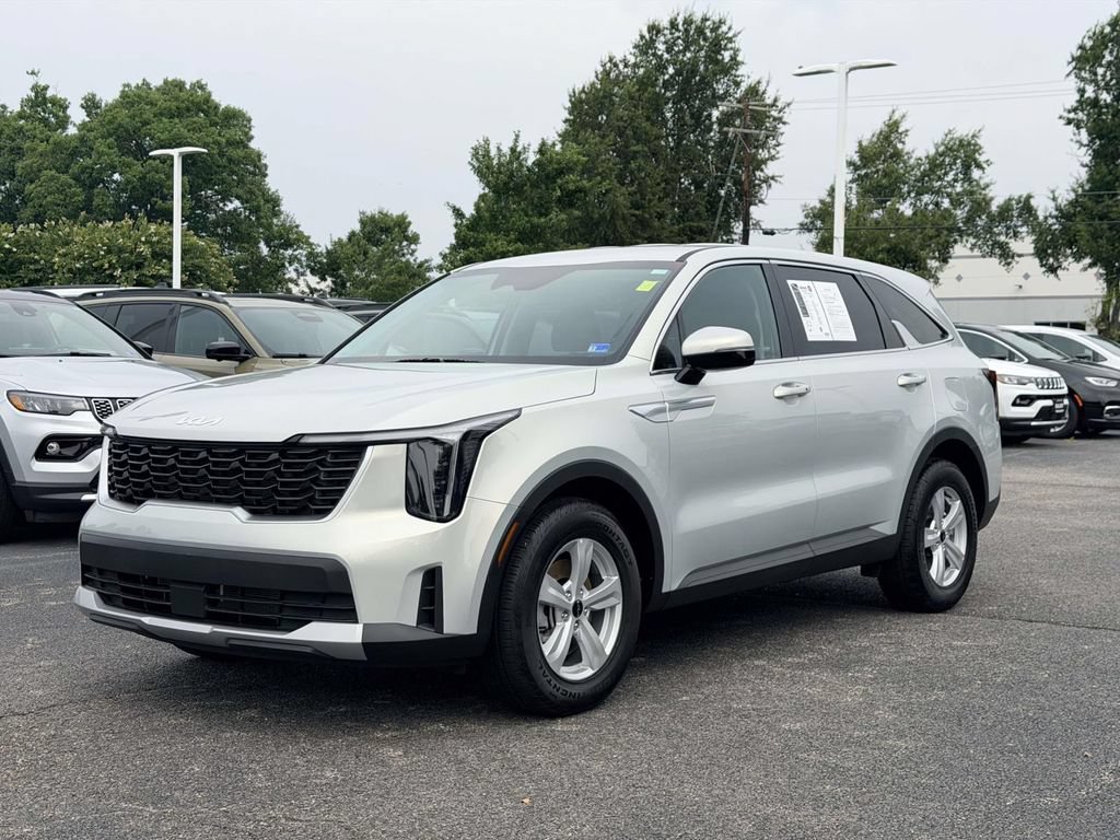 Used 2026 Kia Sorento LX FWD image 5