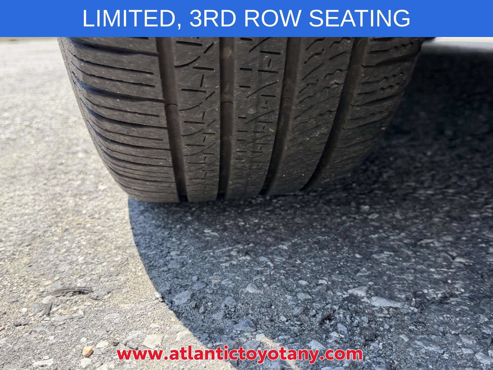 Used 2025 Chrysler Pacifica Limited FWD image 12