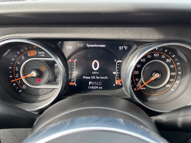 Used 2018 Jeep Wrangler Unlimited Sahara AWD/4WD image 32
