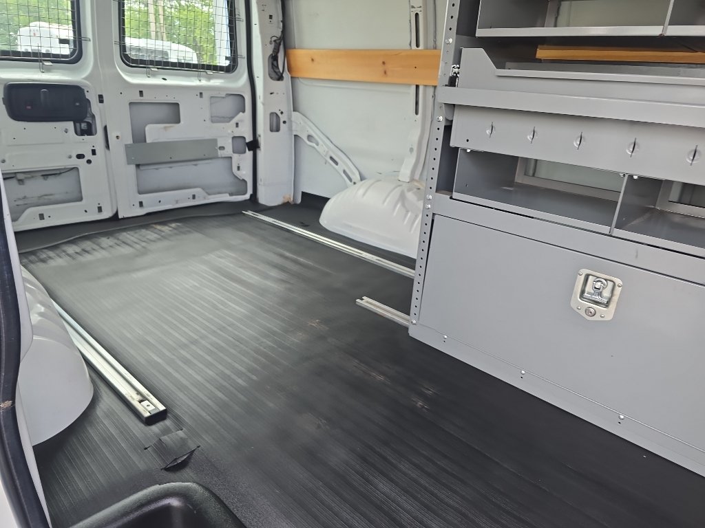 Used 2017 Chevrolet Express 2500 RWD image 15