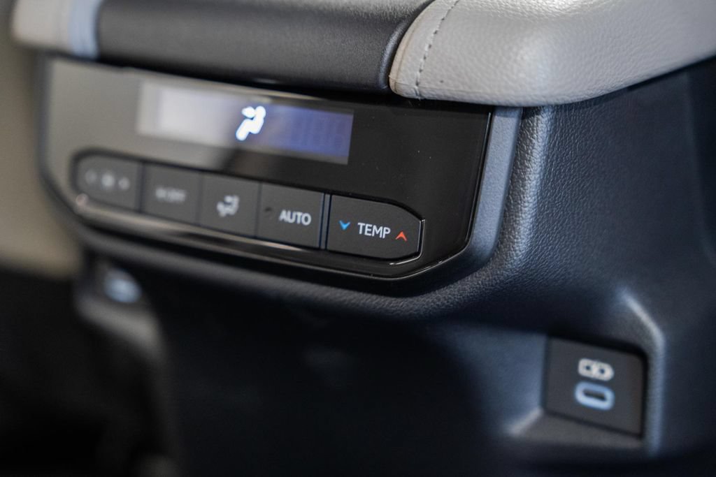 Used 2026 Toyota Grand Highlander AWD image 31