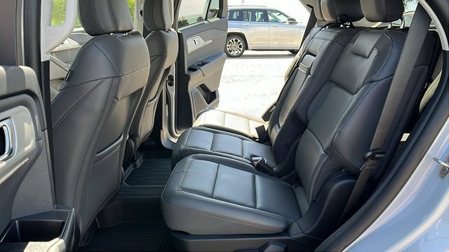New 2026 Ford Explorer Active w/ Active Comfort Package RWD image 18