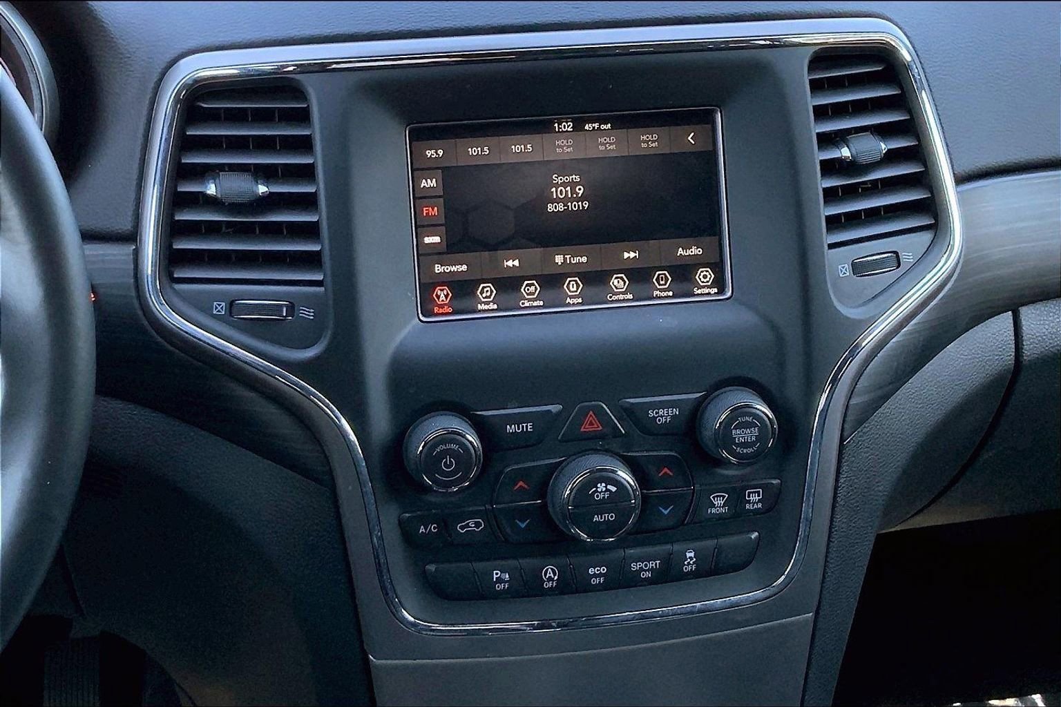 Certified 2021 Jeep Grand Cherokee Laredo AWD/4WD image 6