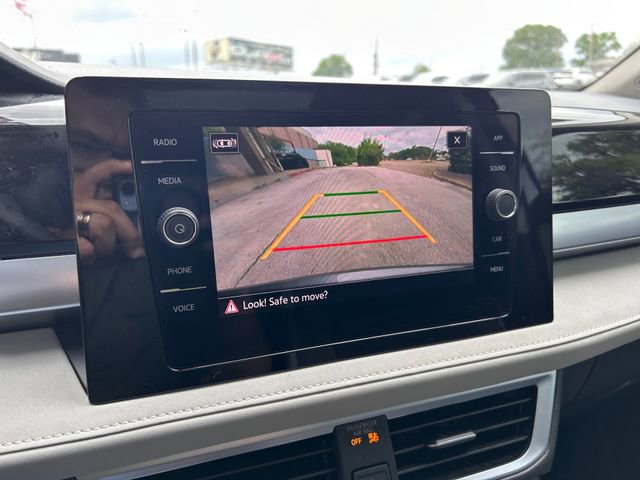 New 2026 Volkswagen Taos SE image 13