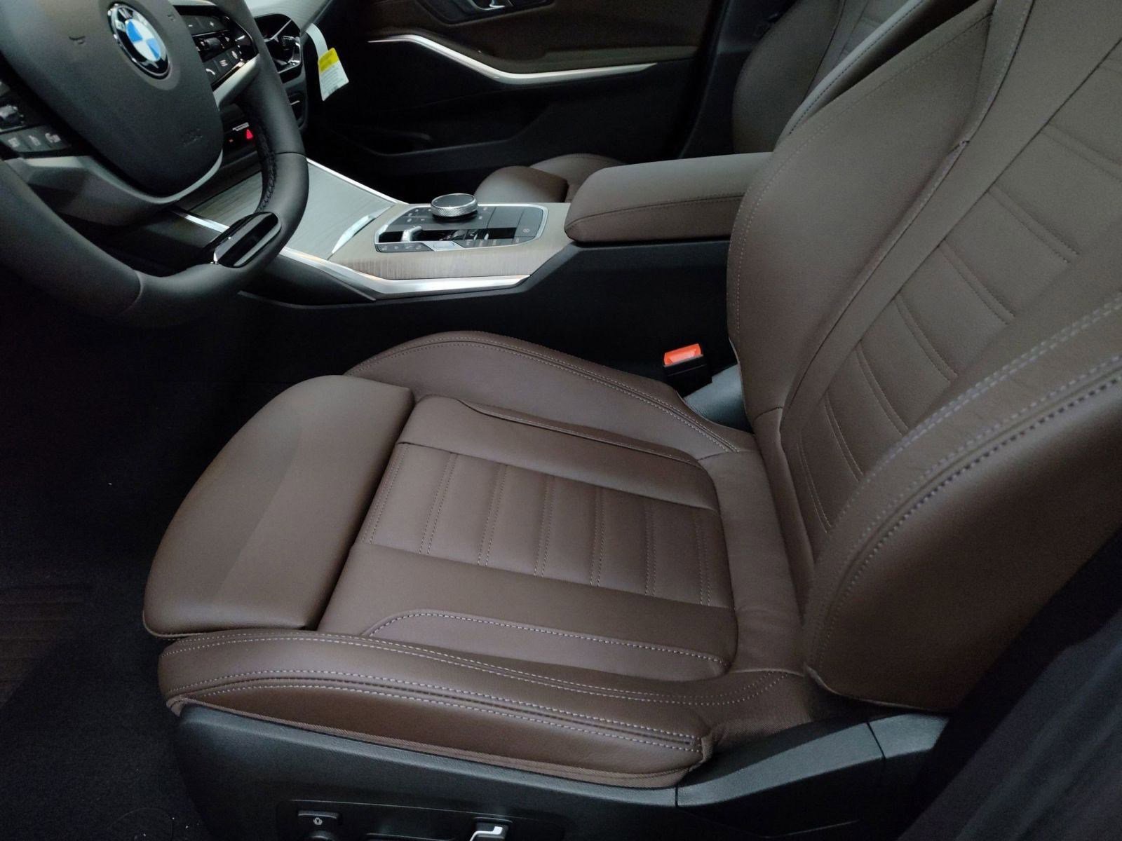 Used 2026 BMW 330i xDrive Sedan w/ Premium Package image 19