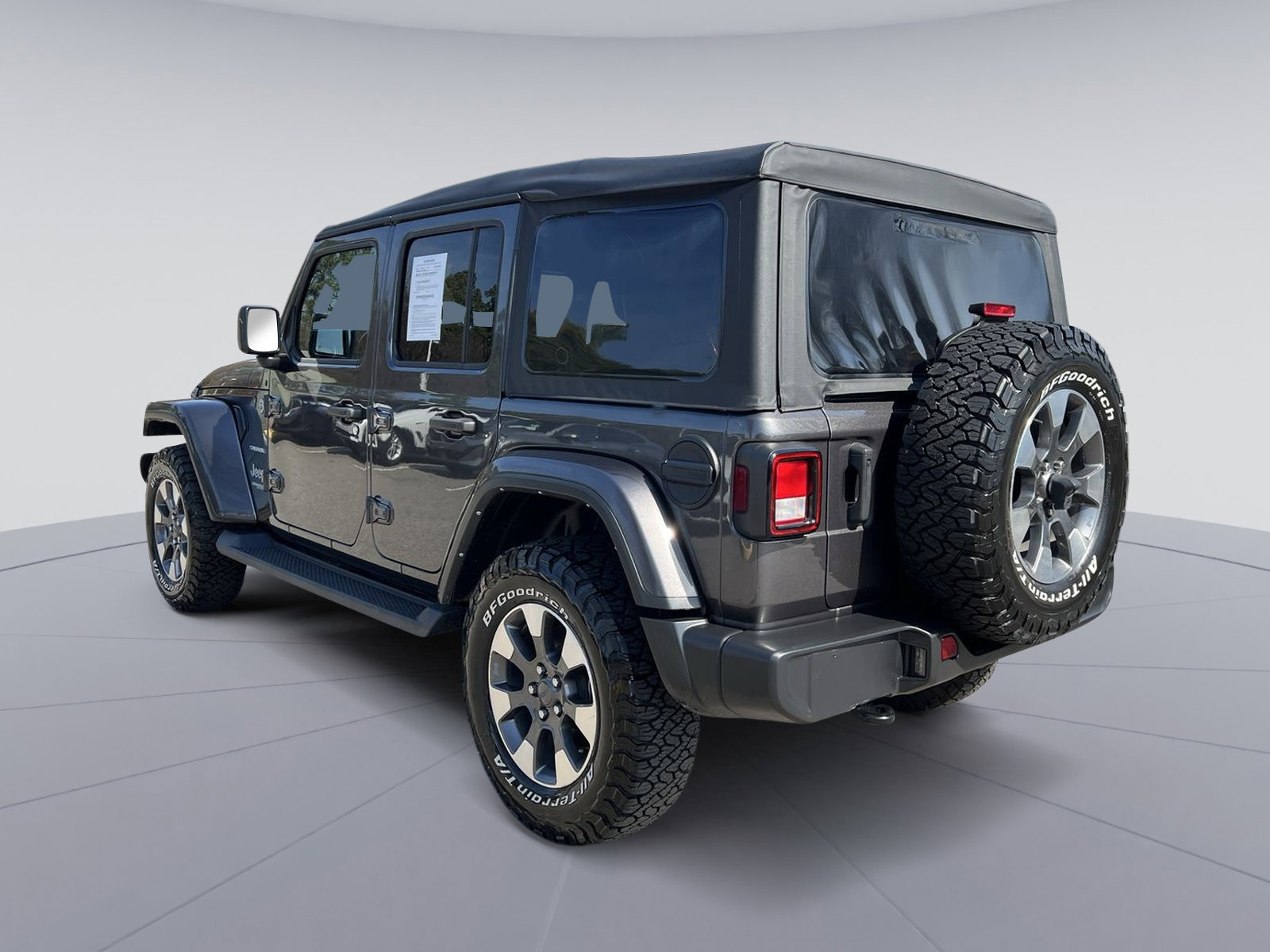 Used 2022 Jeep Wrangler Unlimited Sahara w/ Cold Weather Group image 3