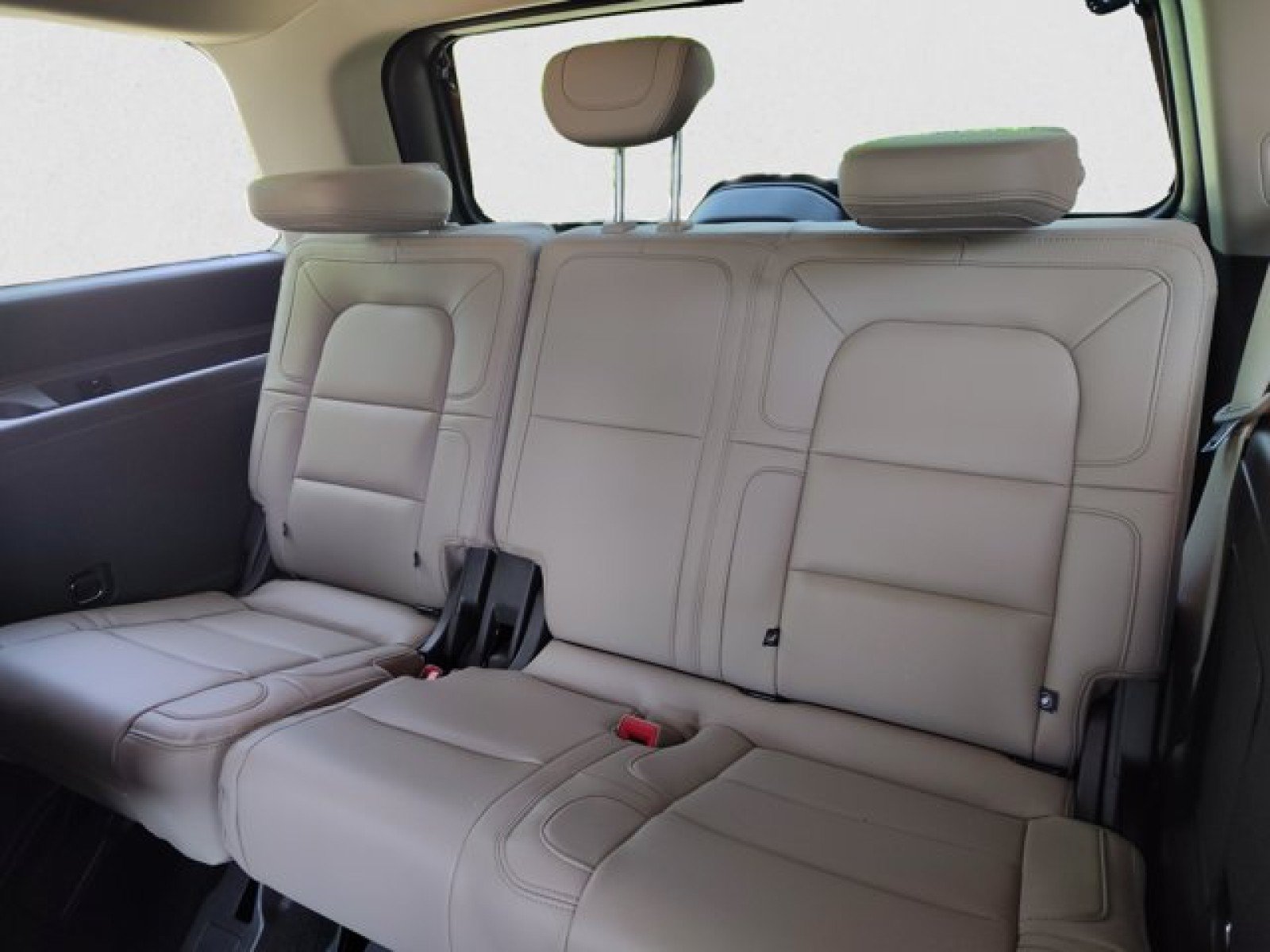 Used 2023 Lincoln Navigator Reserve AWD/4WD image 19