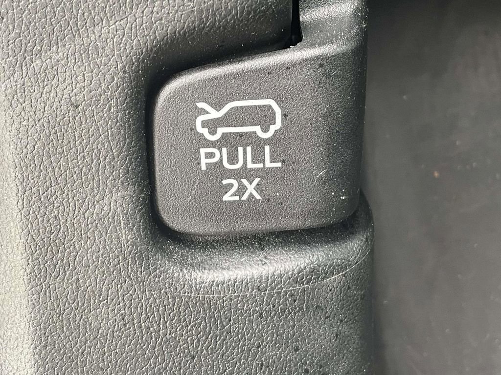 Used 2023 Ford Explorer ST-Line w/ Class IV Trailer Tow Package image 18