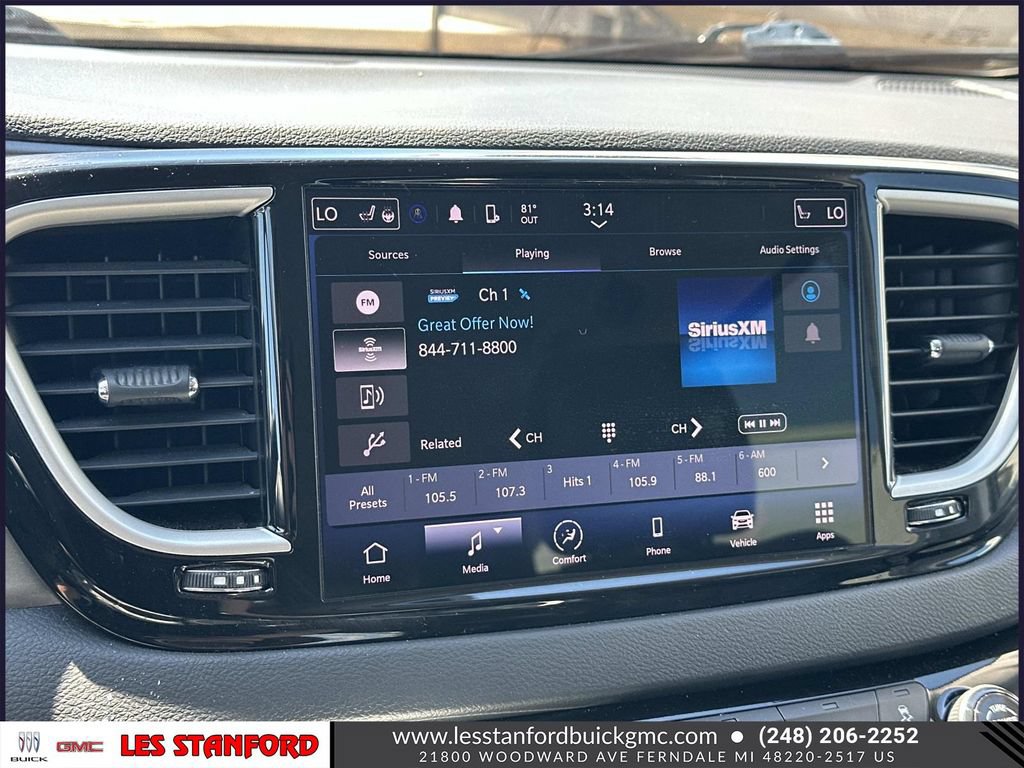 Used 2023 Chrysler Pacifica Touring-L FWD image 31