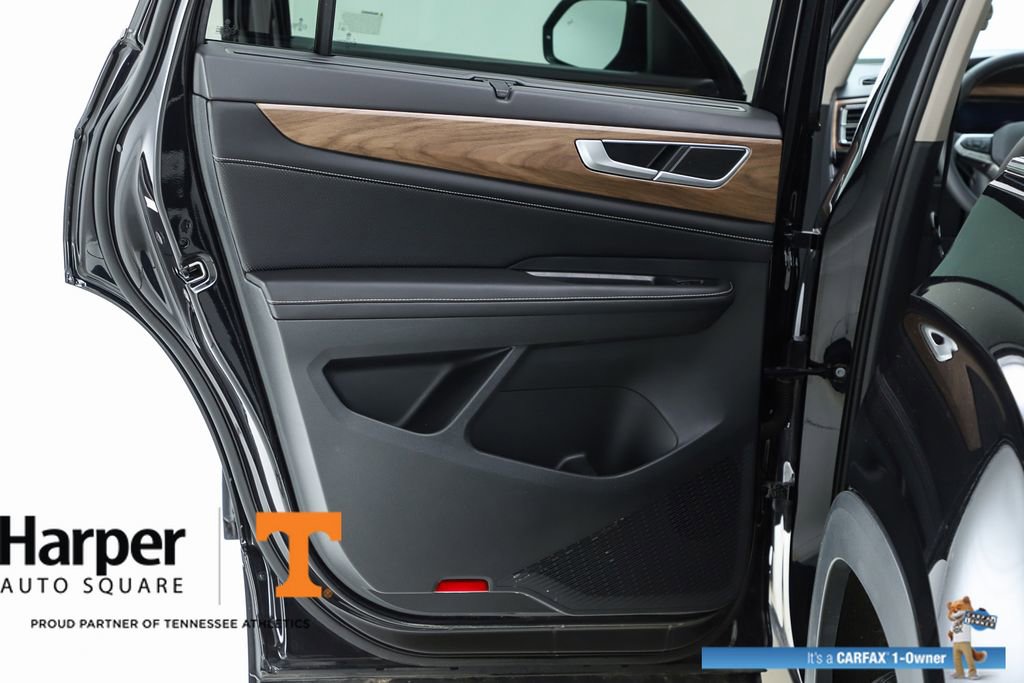 Used 2024 Volkswagen Atlas SE w/ Panoramic Sunroof Package FWD image 57