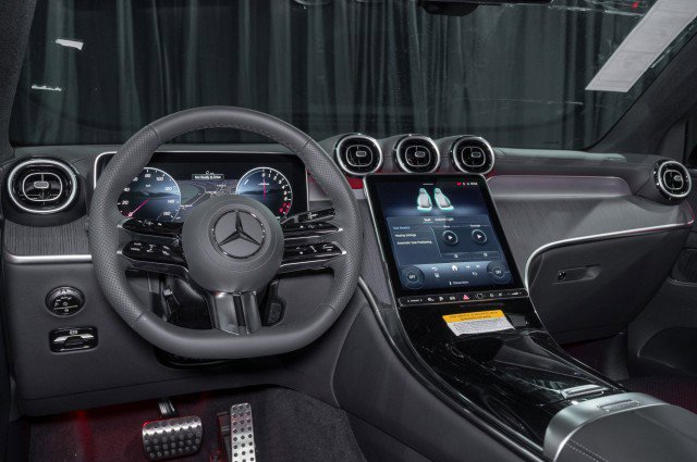 Certified 2026 Mercedes-Benz GLC 350e 4MATIC image 17