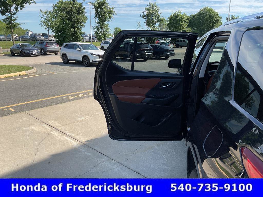 Used 2020 Chevrolet Traverse High Country w/ LPO, Floor Liner Package AWD/4WD image 17