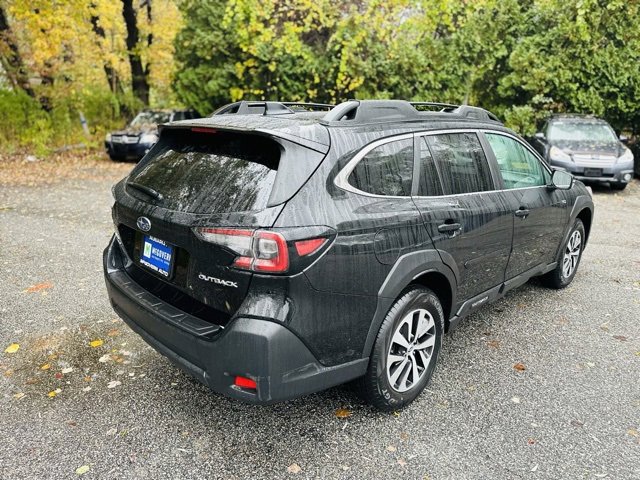 Used 2025 Subaru Outback Premium image 6