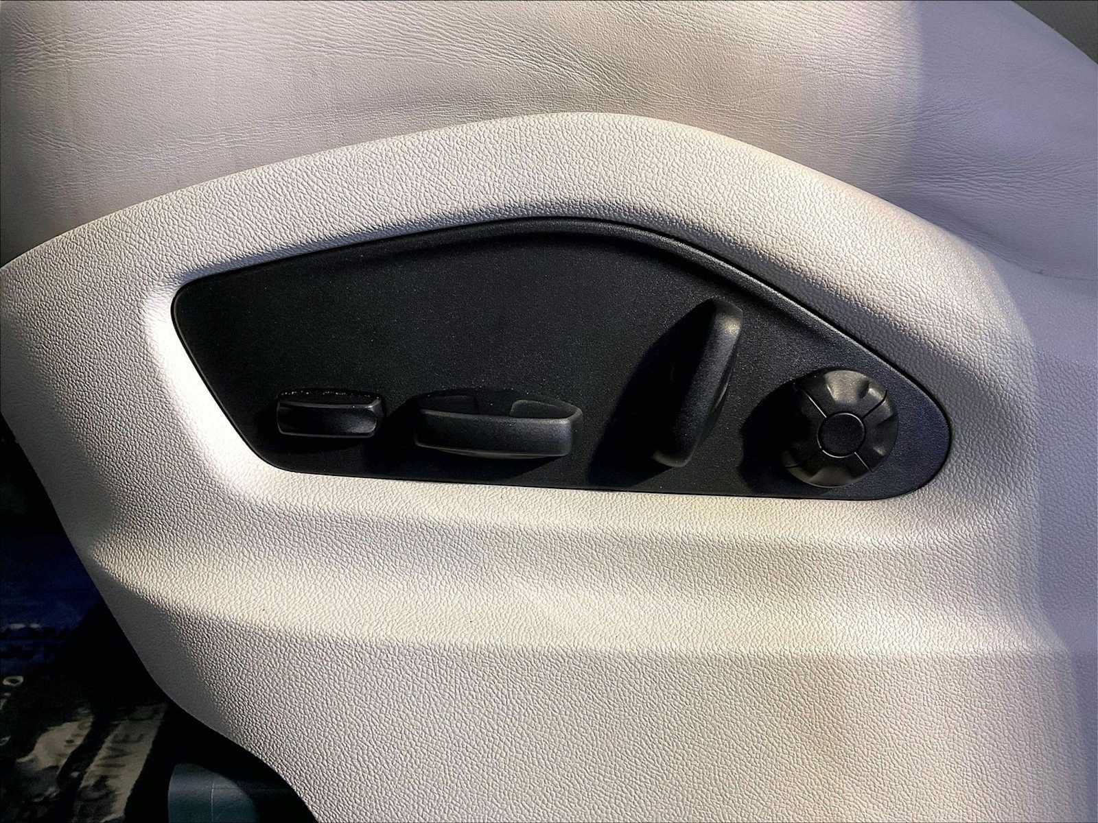 Certified 2023 Porsche Cayenne AWD/4WD image 39