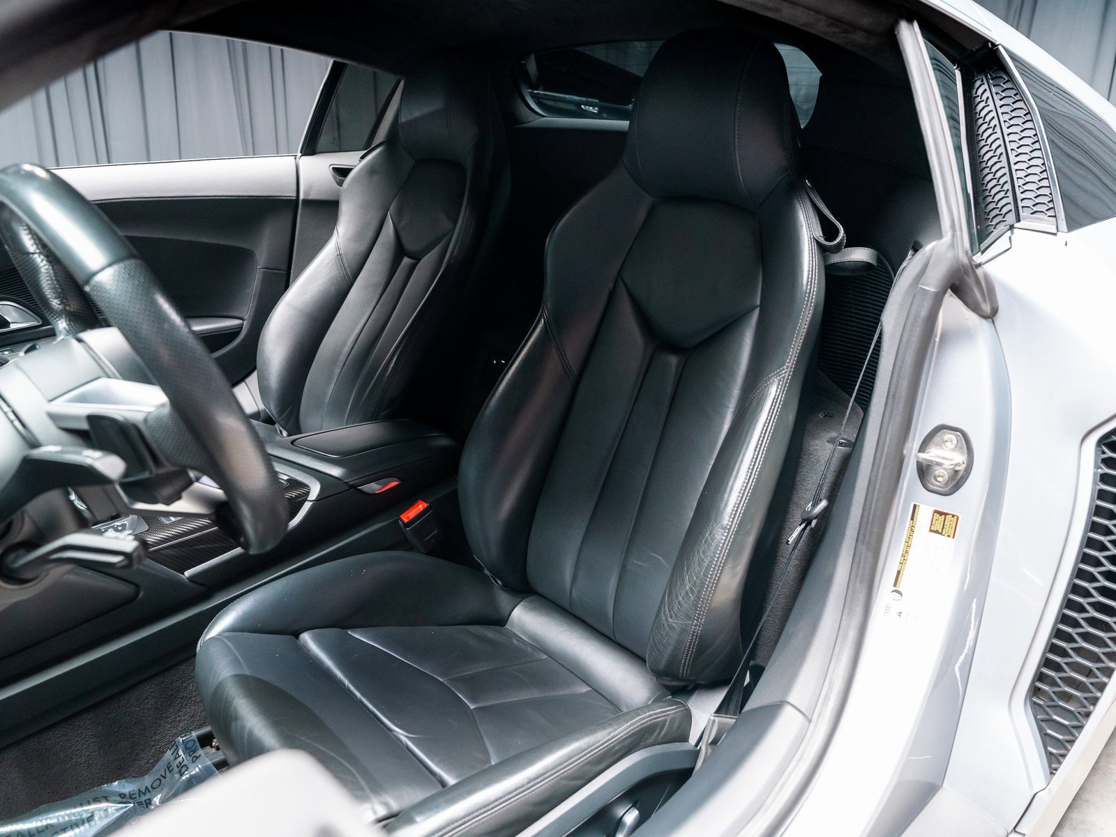 Used 2018 Audi R8 V10 w/ Premium Package image 70