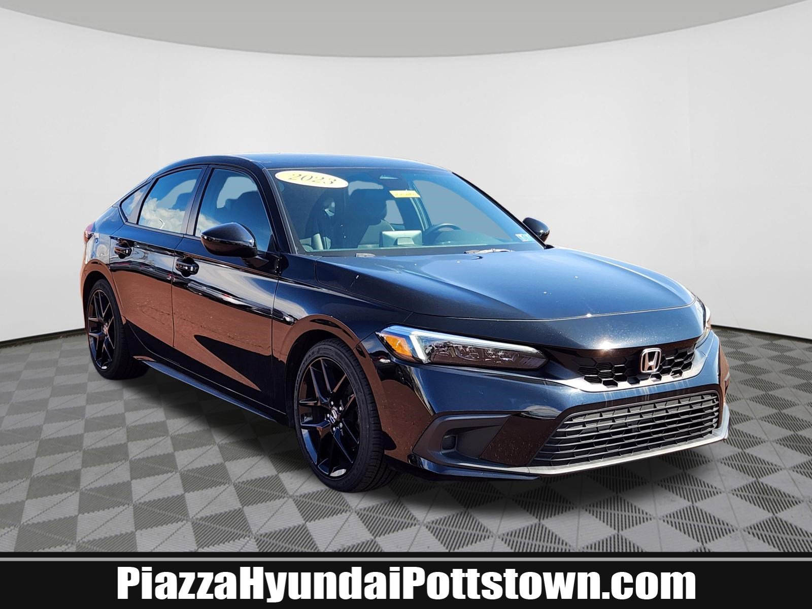 Used 2023 Honda Civic Sport image 1