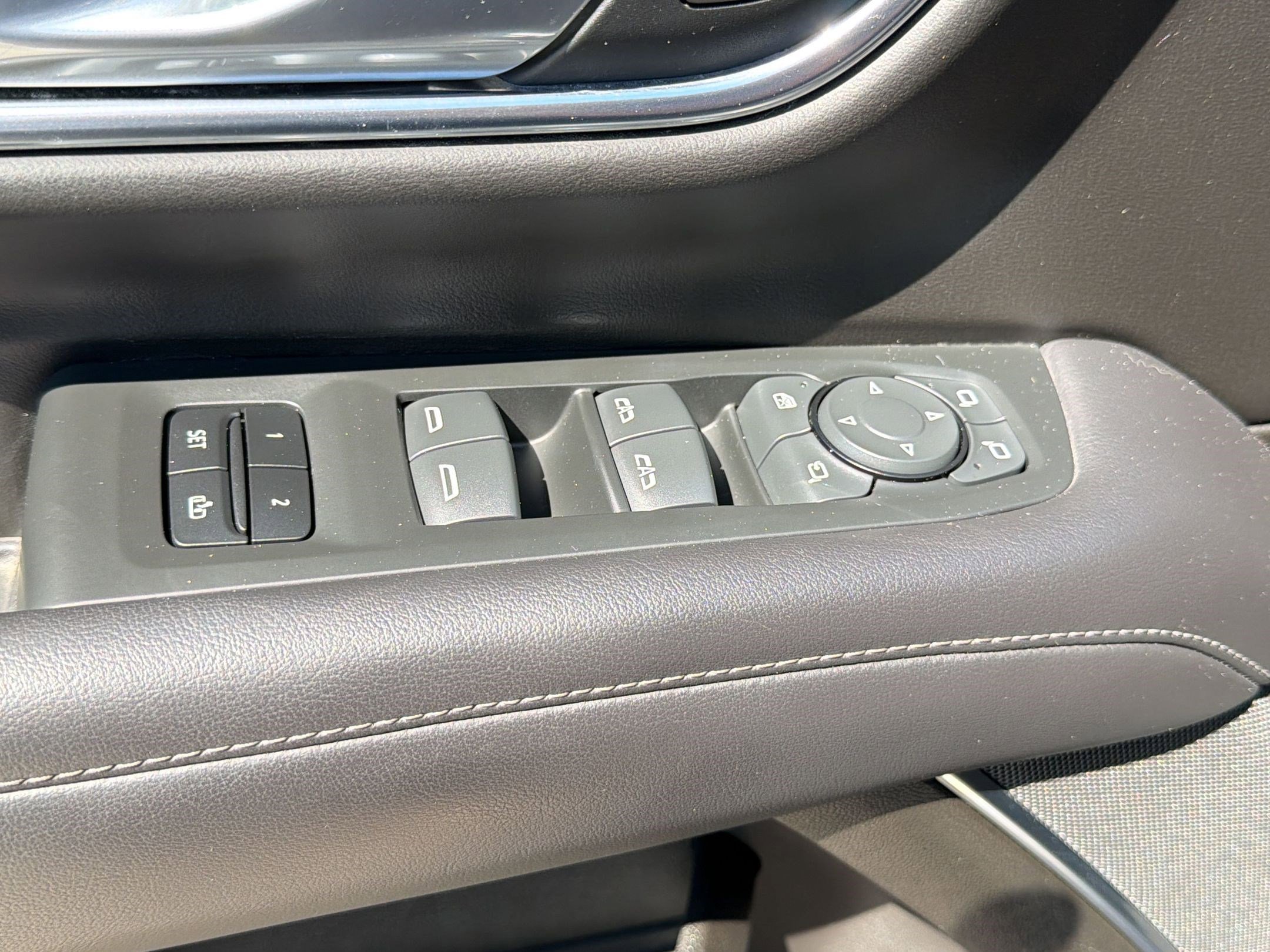 Used 2021 Chevrolet Tahoe LT w/ Luxury Package AWD/4WD image 11