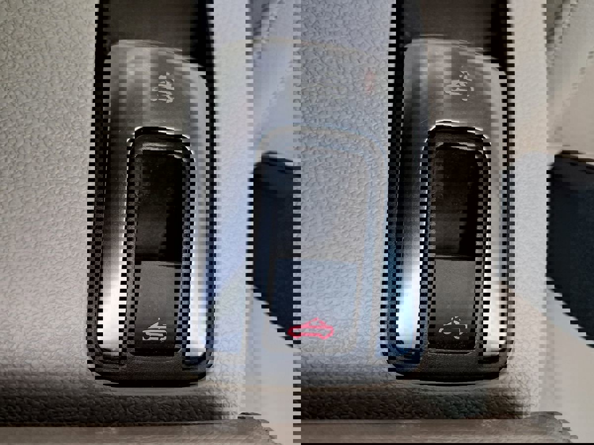 Used 2012 Volkswagen Eos Lux image 24