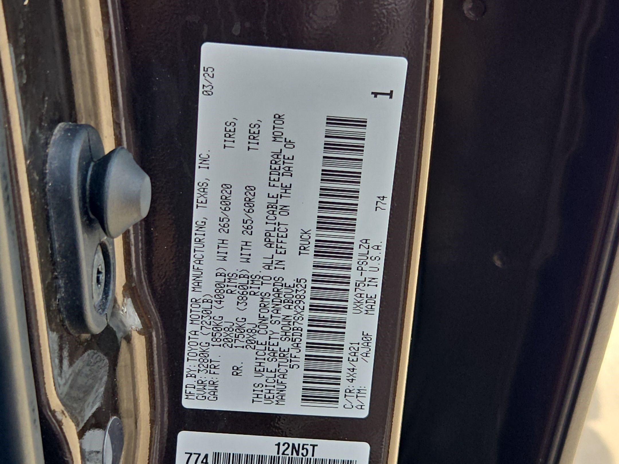 Used 2025 Toyota Tundra Limited w/ Power Package AWD/4WD image 32