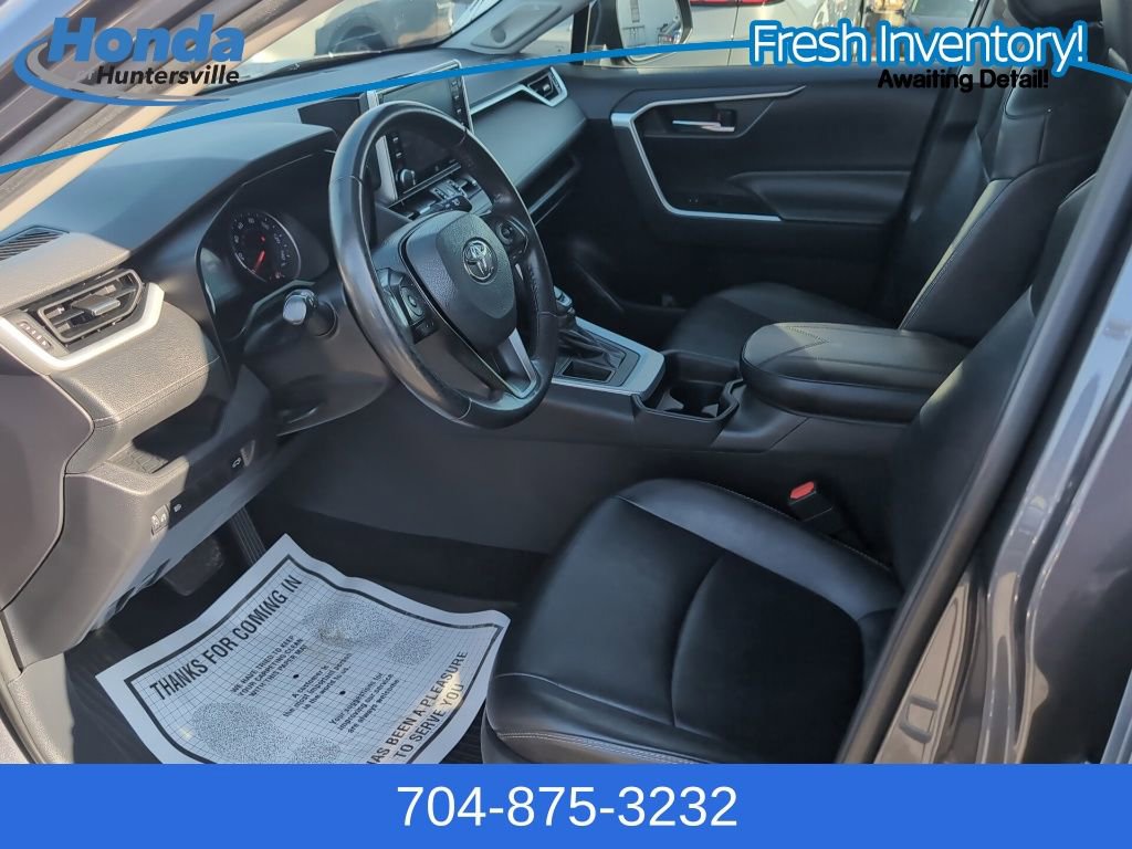 Used 2019 Toyota RAV4 XLE Premium image 12