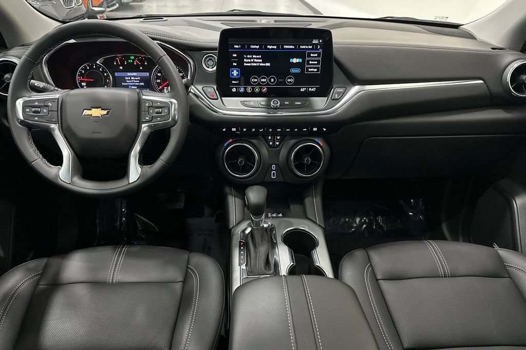 Used 2025 Chevrolet Blazer LT w/ Sound & Technology Package AWD/4WD image 15