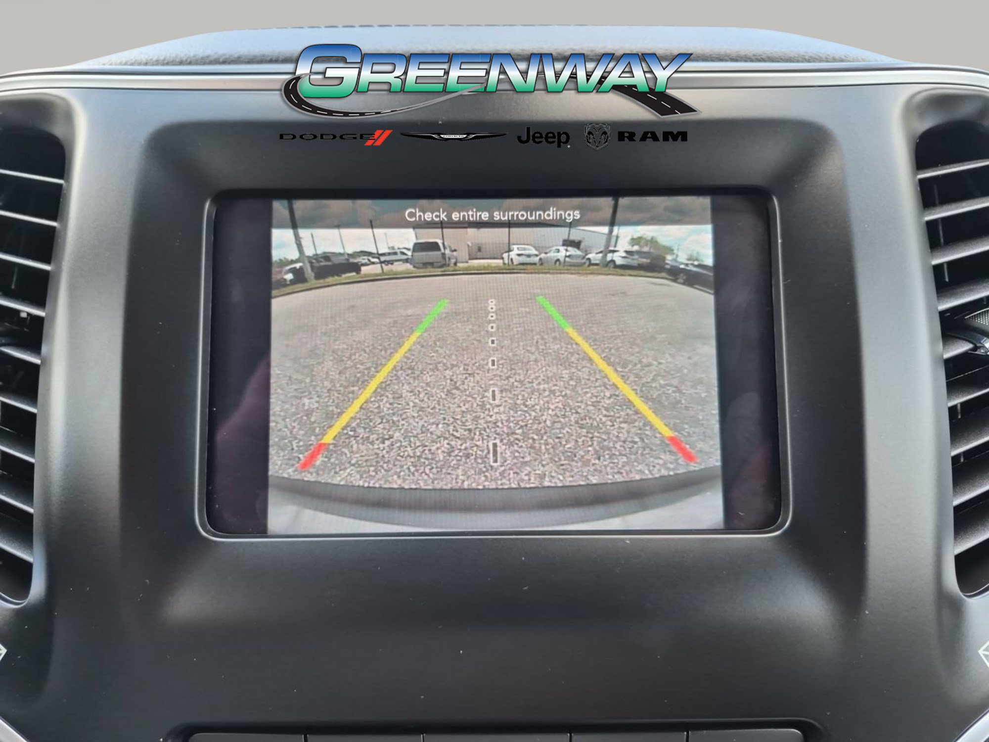 Used 2020 Jeep Cherokee Latitude Plus w/ Comfort/Convenience Group FWD image 15