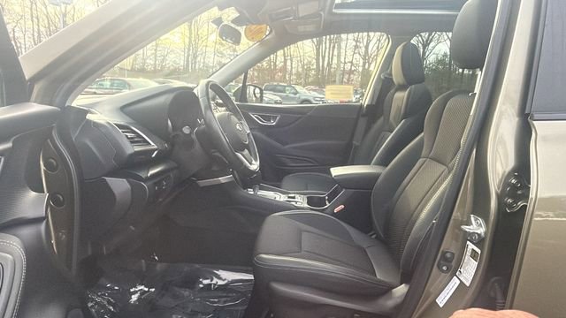 Used 2023 Subaru Forester Premium image 34