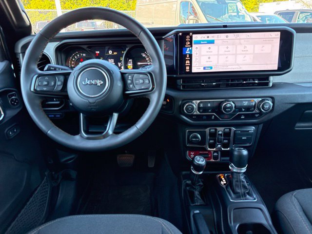 Used 2024 Jeep Wrangler Unlimited AWD/4WD image 23