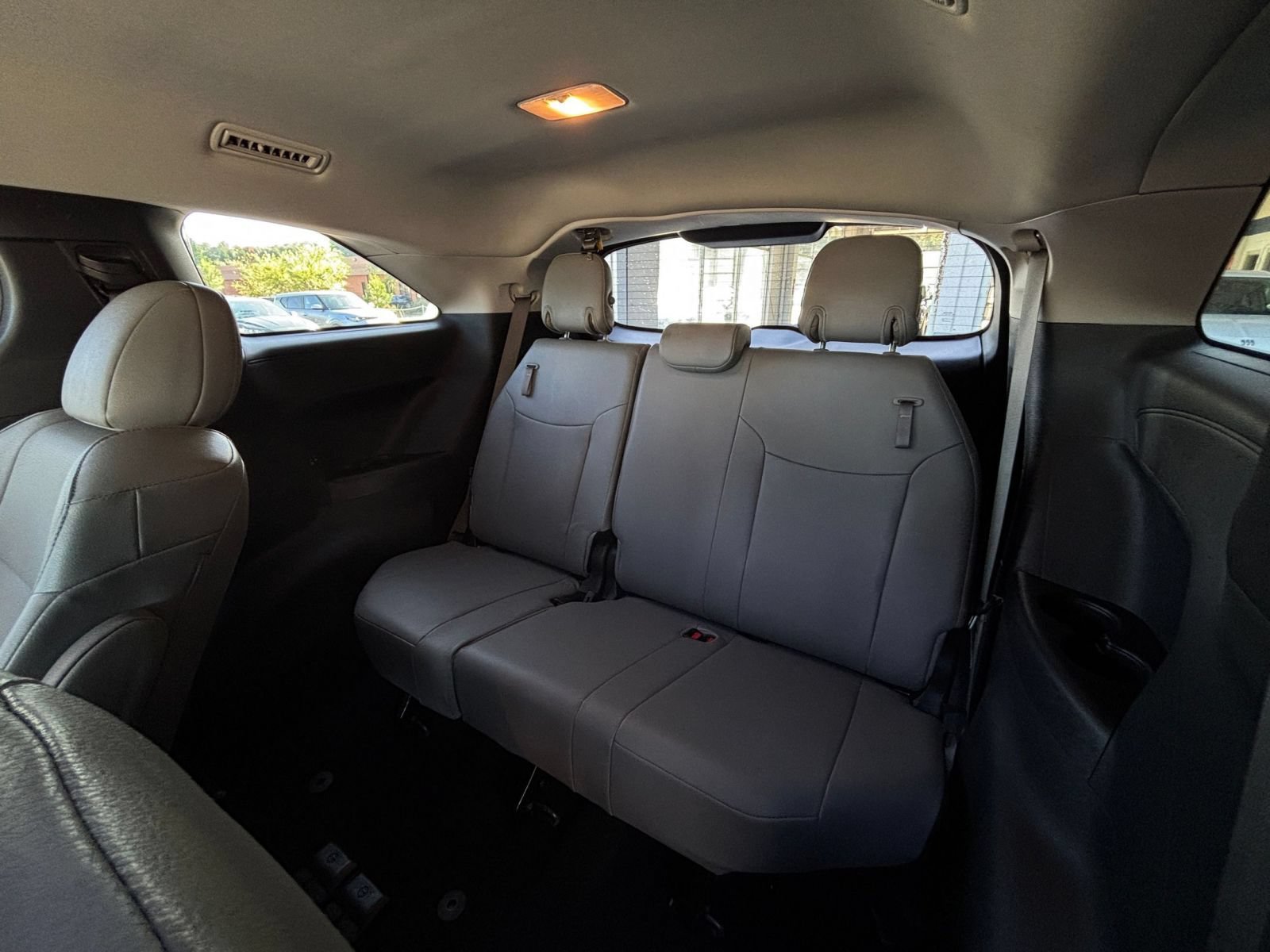 Used 2025 Toyota Sienna XLE FWD image 31