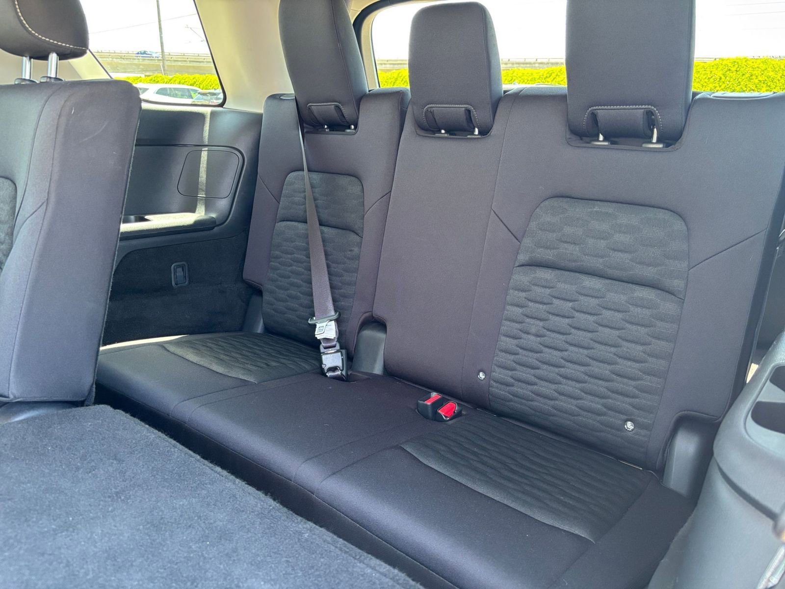 Used 2025 Nissan Pathfinder SV FWD image 31