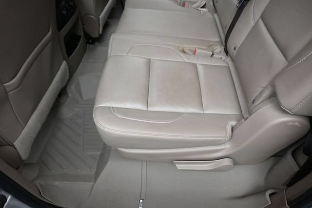 Used 2019 Chevrolet Suburban LT AWD/4WD image 24