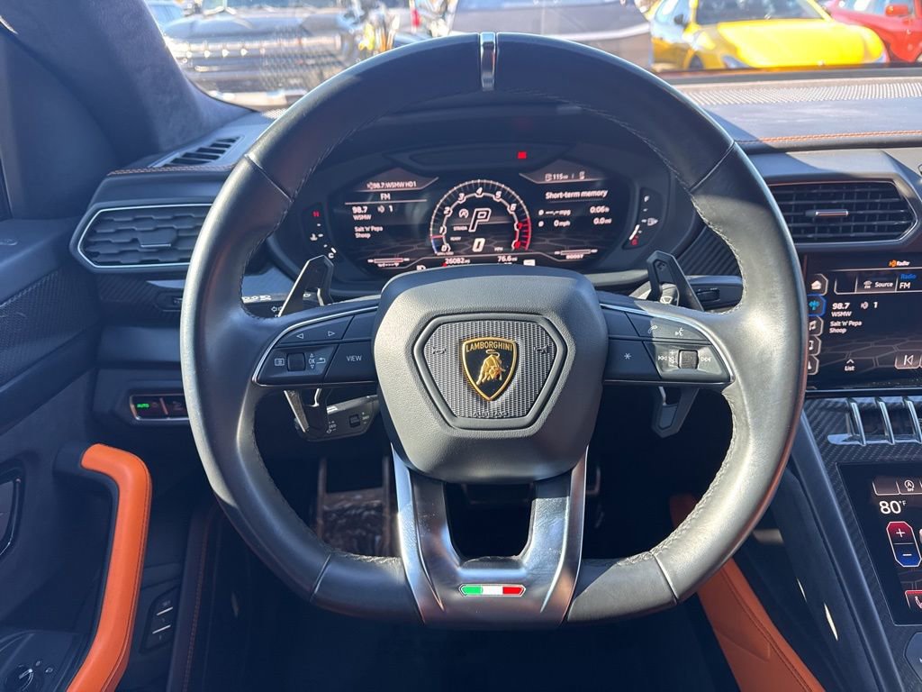 Used 2022 Lamborghini Urus image 16