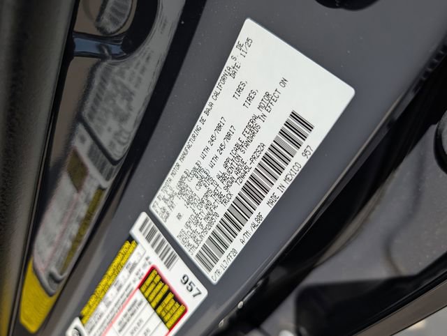 Used 2025 Toyota Tacoma SR5 AWD/4WD image 35