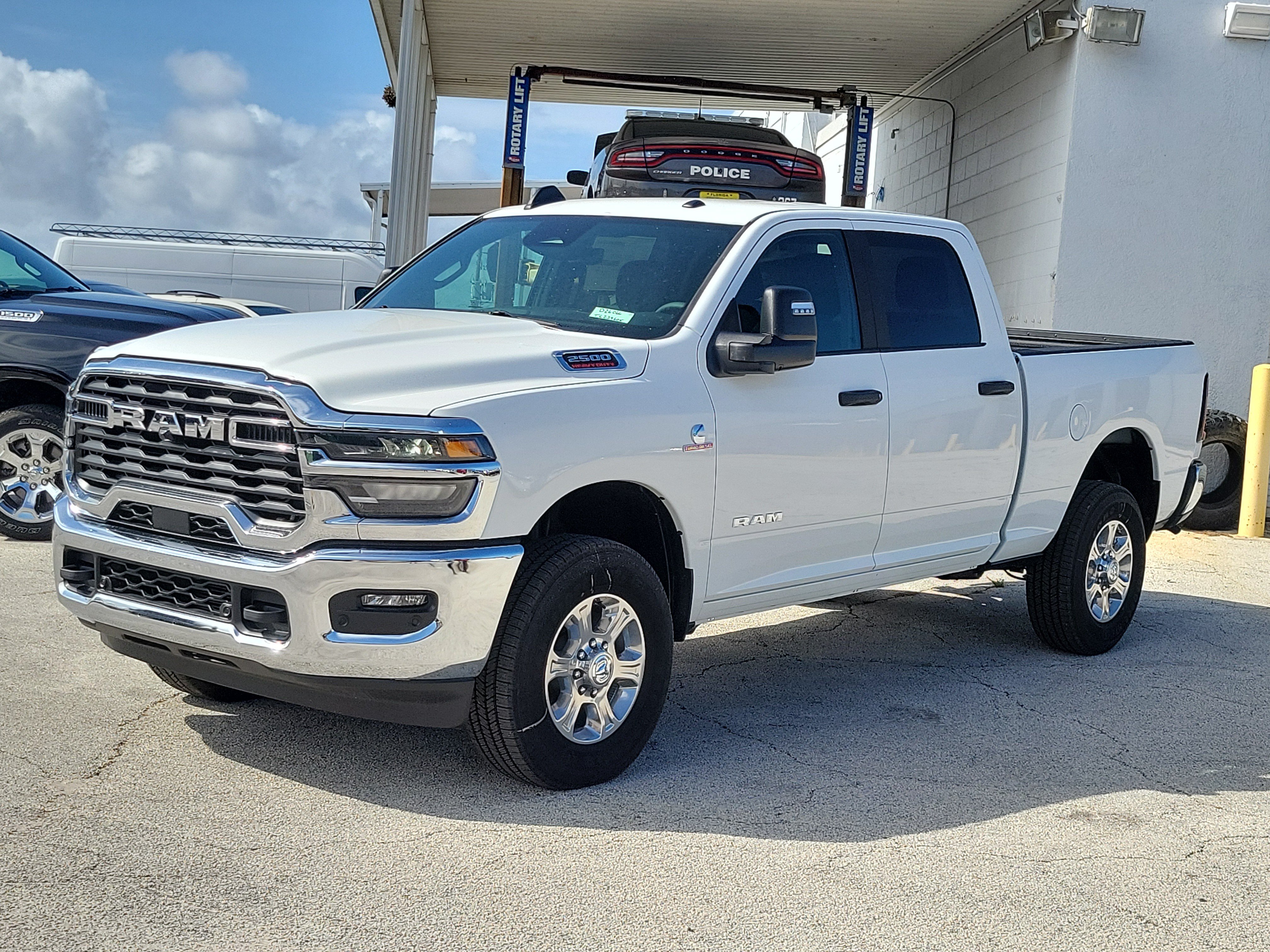 New 2026 RAM 2500 Big Horn AWD/4WD image 2
