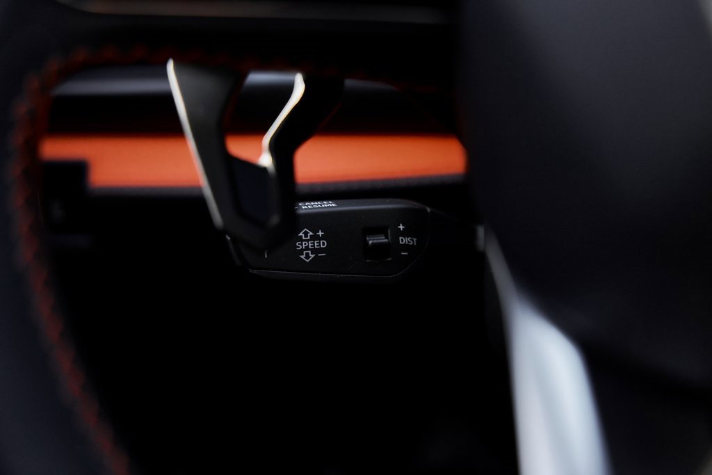 Used 2025 Lamborghini Urus SE image 62