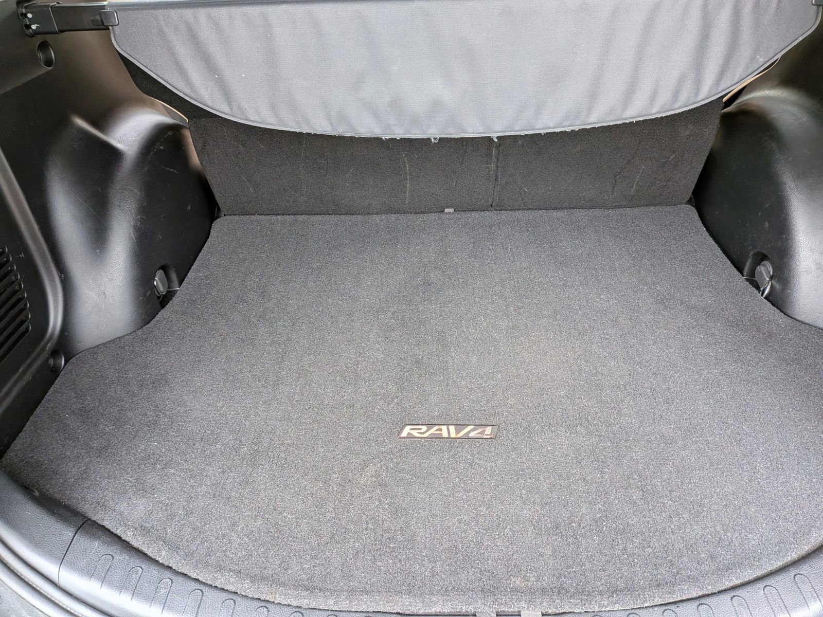 Used 2015 Toyota RAV4 XLE AWD/4WD image 26