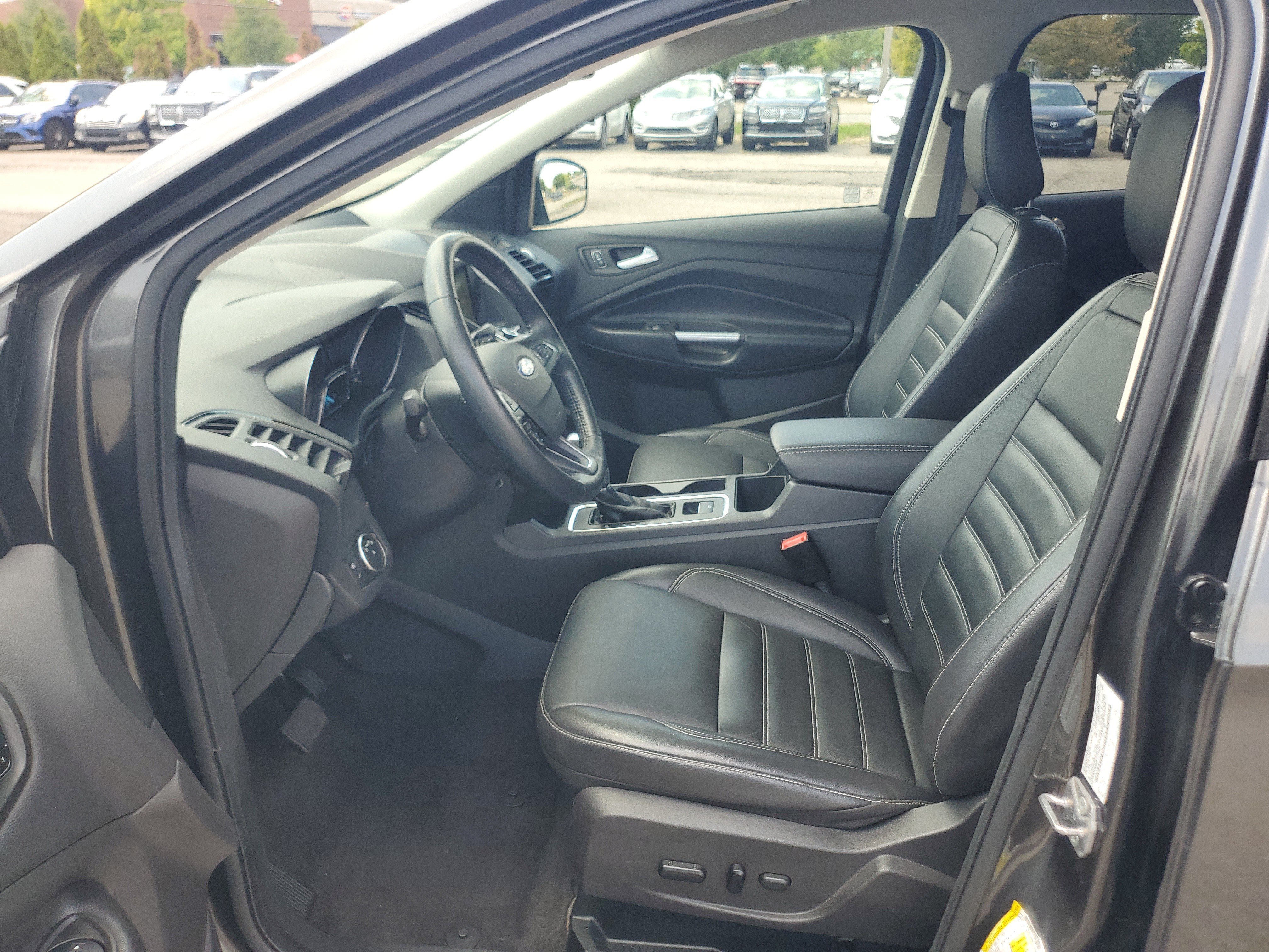 Used 2019 Ford Escape Titanium AWD/4WD image 12