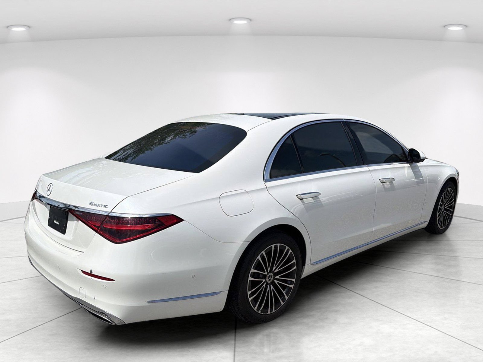 Used 2022 Mercedes-Benz S 580 4MATIC Sedan image 4