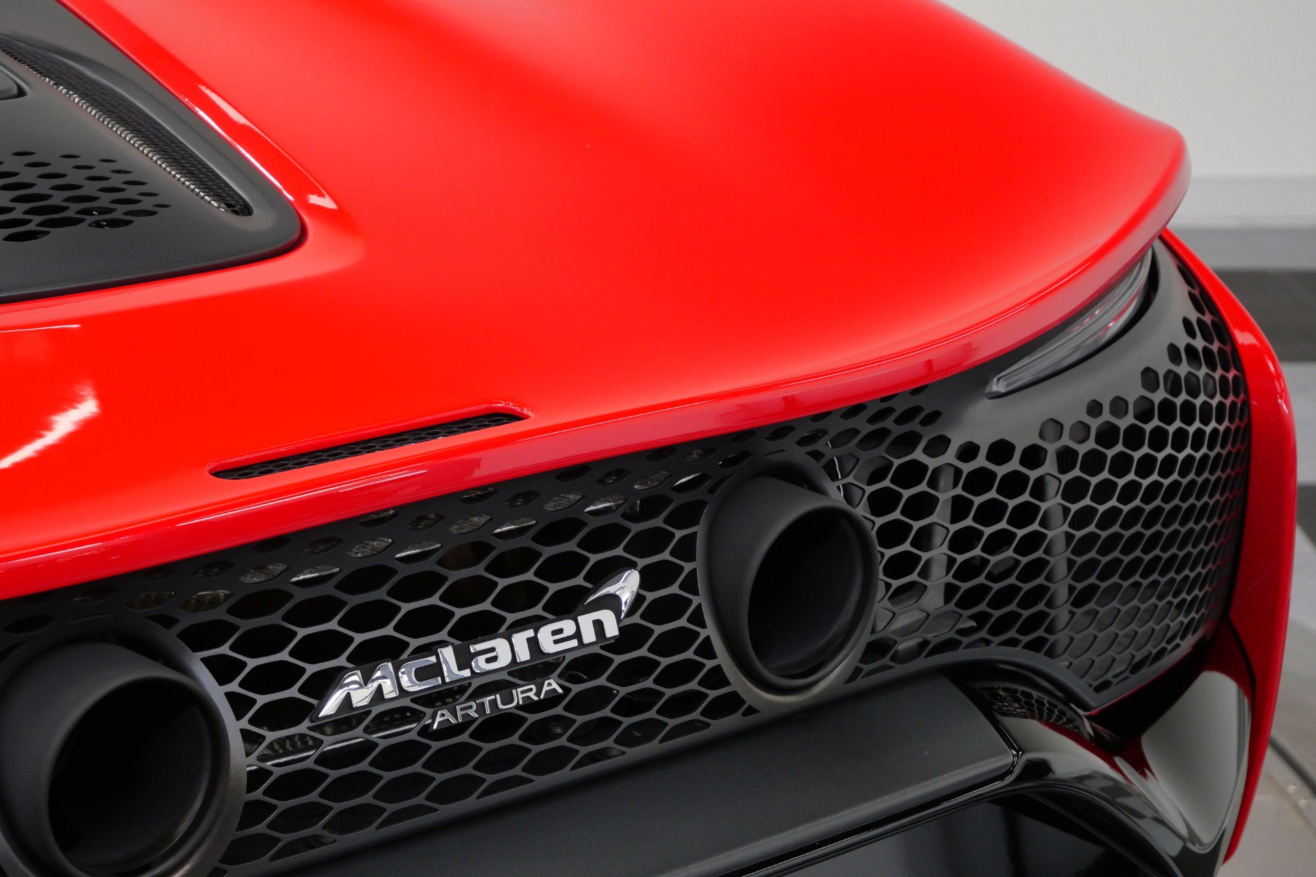 Used 2024 McLaren Artura image 50