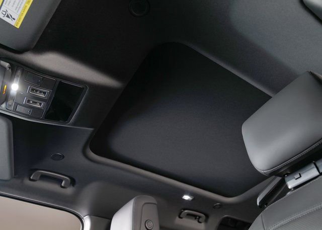 New 2026 Land Rover Defender 110 S image 24