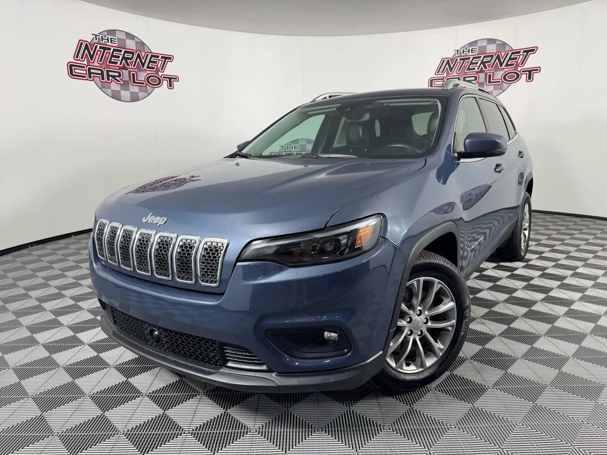 Used 2021 Jeep Cherokee Latitude Lux w/ Comfort/Convenience Group FWD image 1