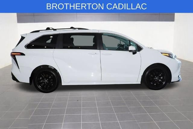 Used 2024 Toyota Sienna LE AWD/4WD image 8