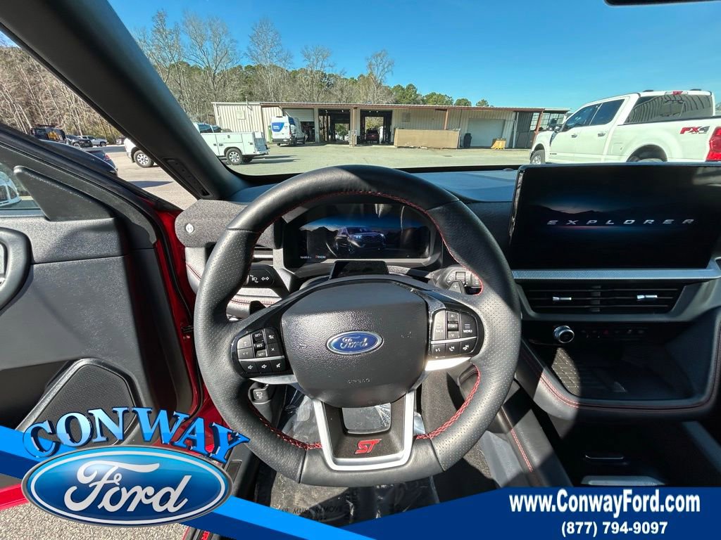 Used 2025 Ford Explorer ST image 33