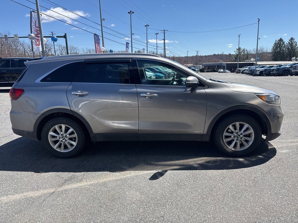 Used 2019 Kia Sorento LX w/ Option Group 020 AWD/4WD image 5