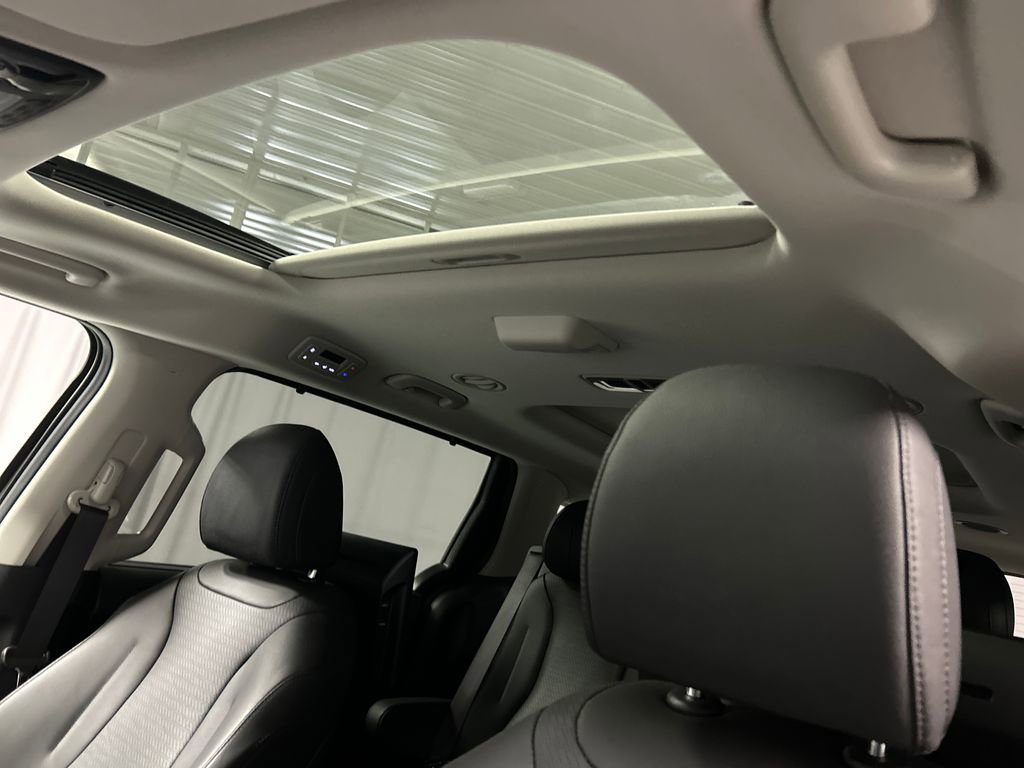 Used 2025 Kia Carnival SX Prestige FWD image 22