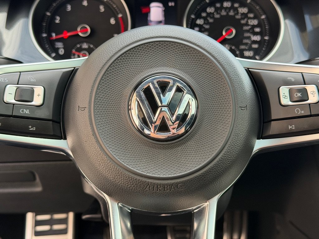 Used 2017 Volkswagen GTI SE FWD image 25
