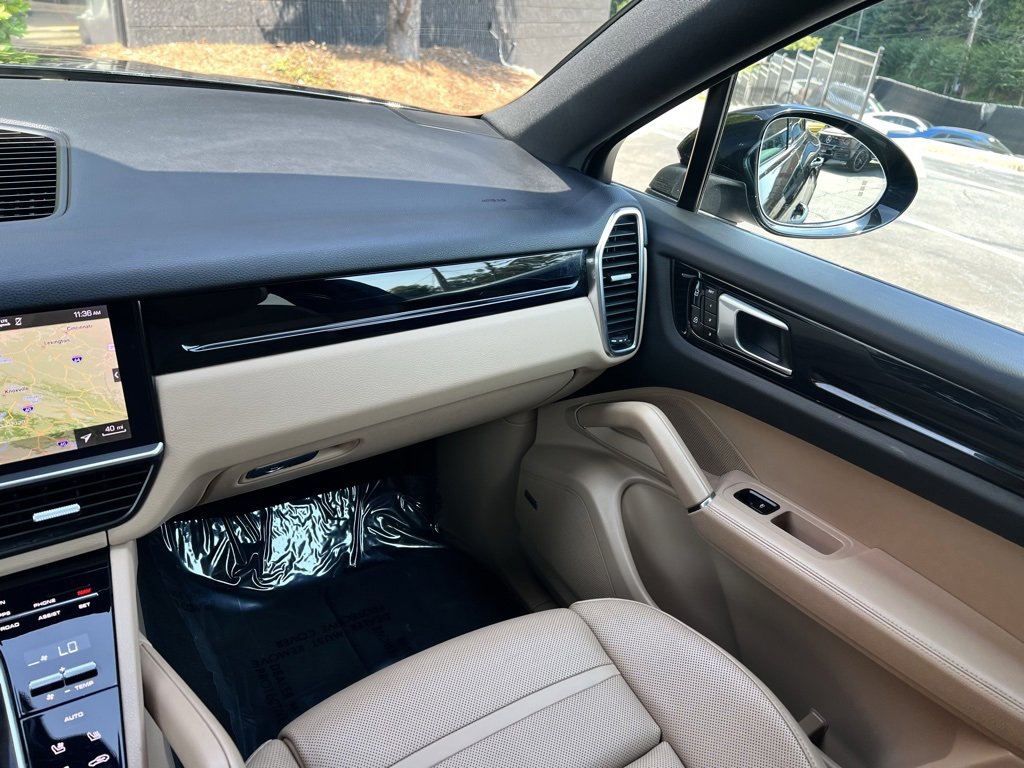 Used 2021 Porsche Cayenne Coupe image 36