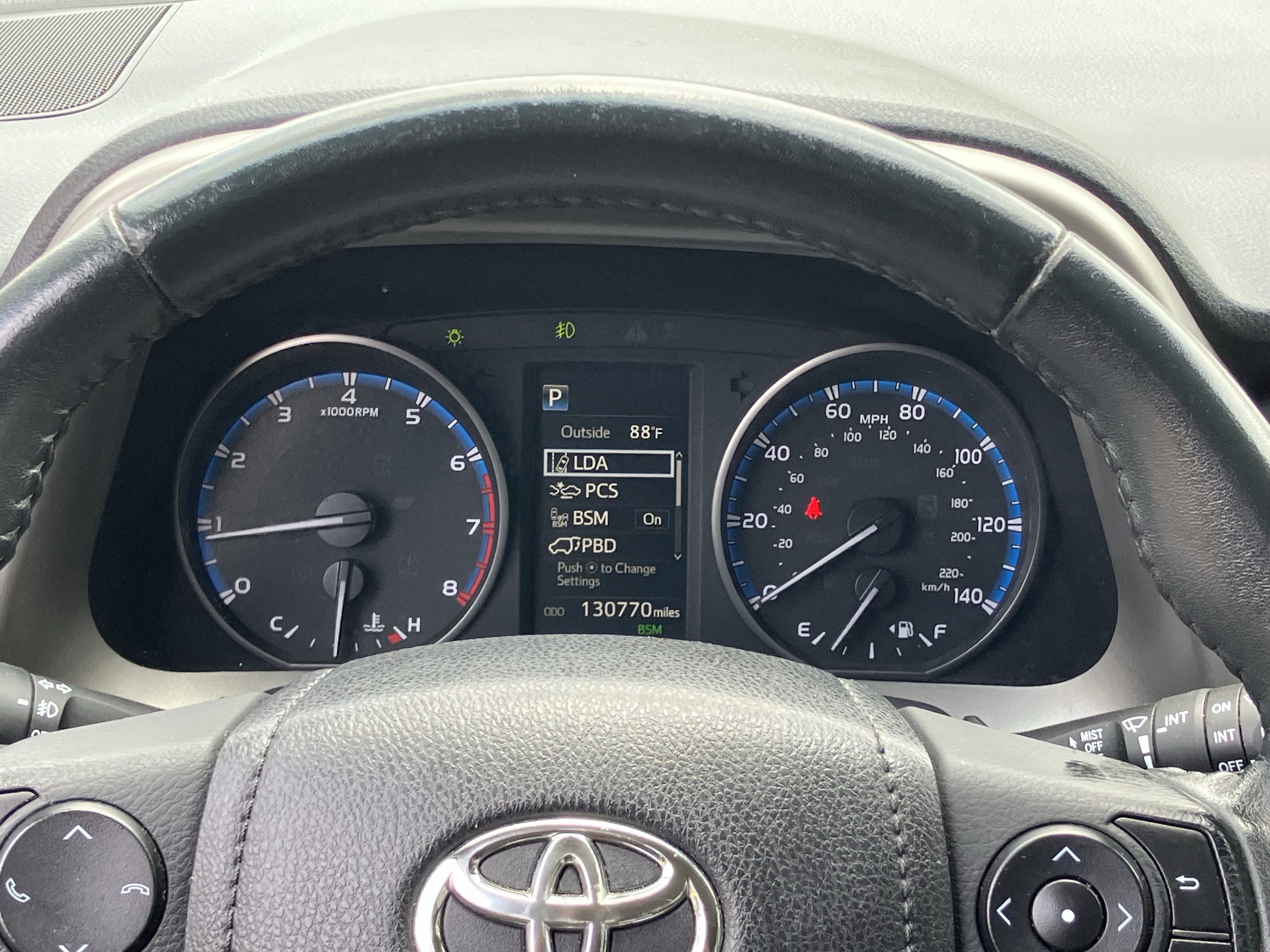 Used 2017 Toyota RAV4 XLE FWD image 23