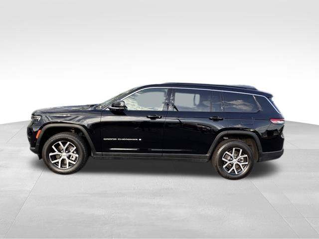 Used 2025 Jeep Grand Cherokee L Limited w/ Luxury Tech Group II AWD/4WD image 3